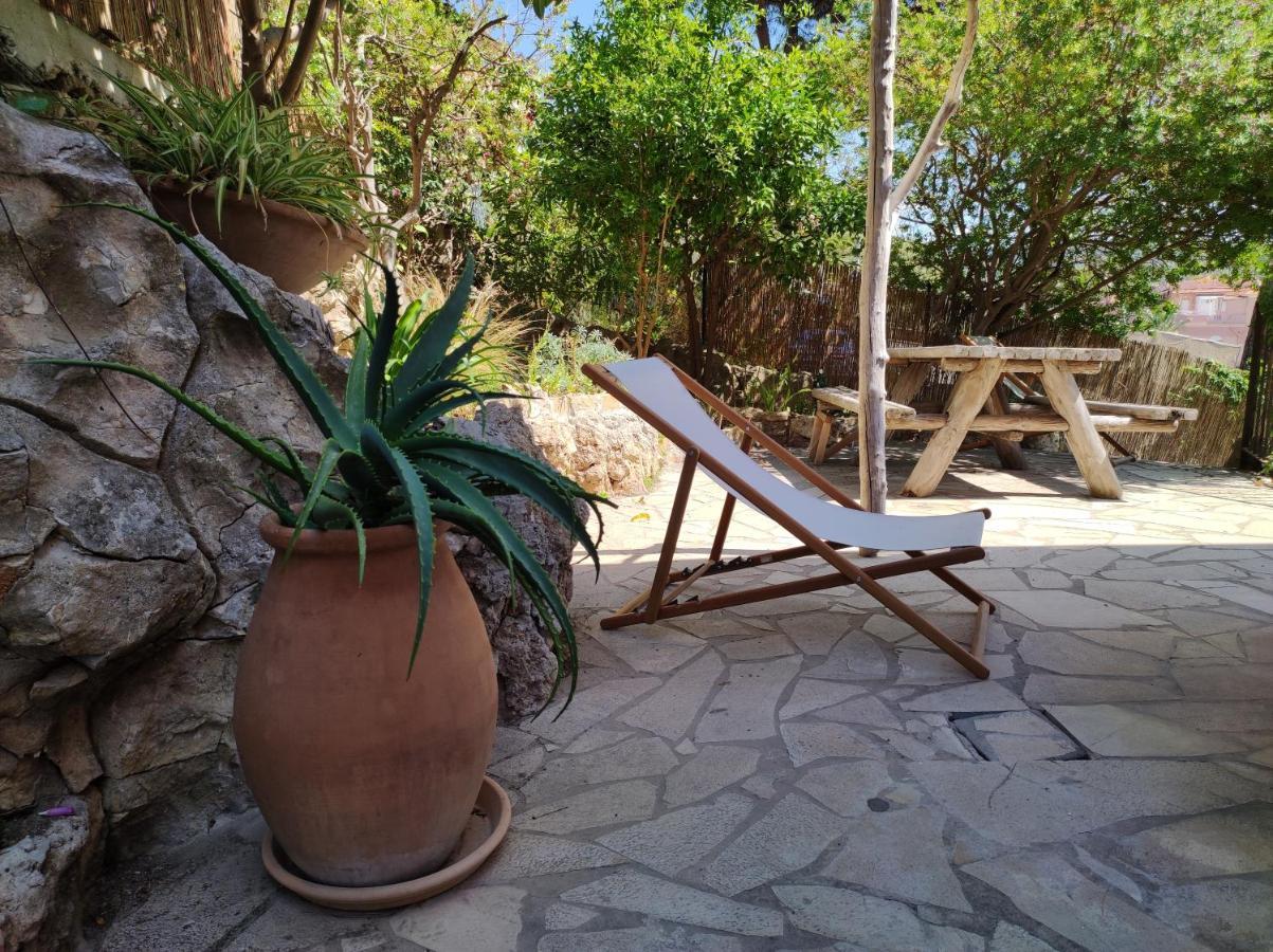 Les Galets Hotel Et B&B Bandol Bagian luar foto