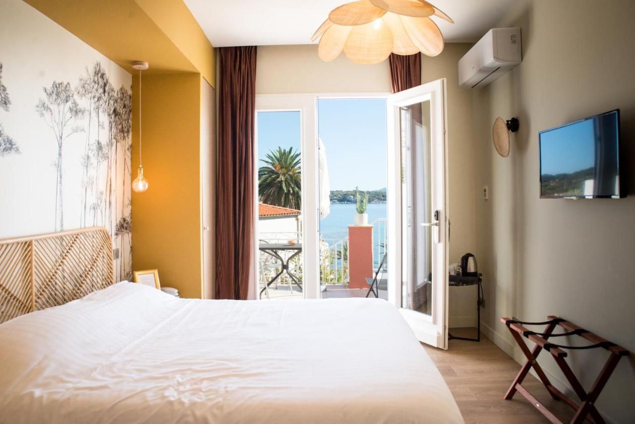 Les Galets Hotel Et B&B Bandol Bagian luar foto