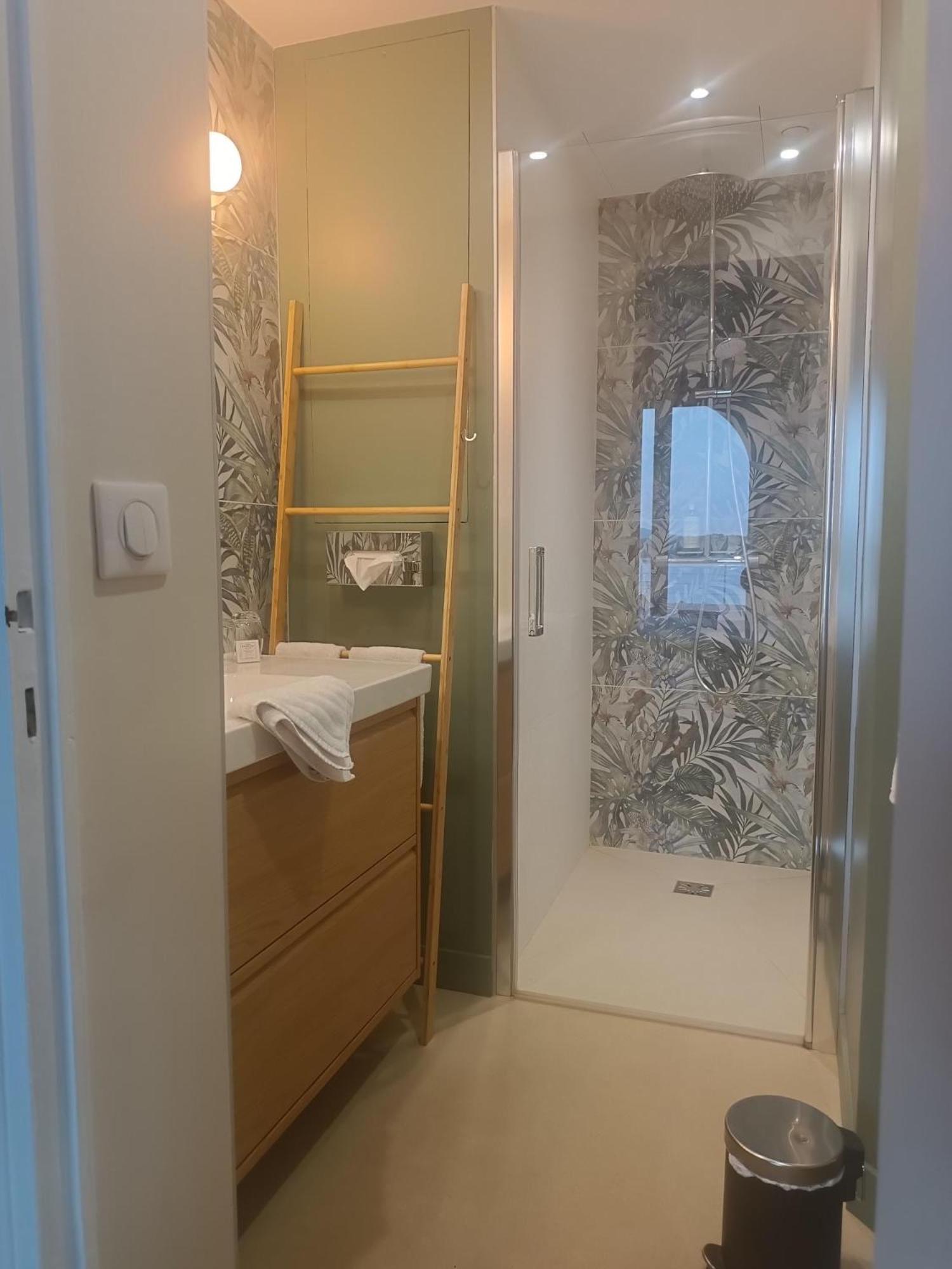 Les Galets Hotel Et B&B Bandol Bagian luar foto