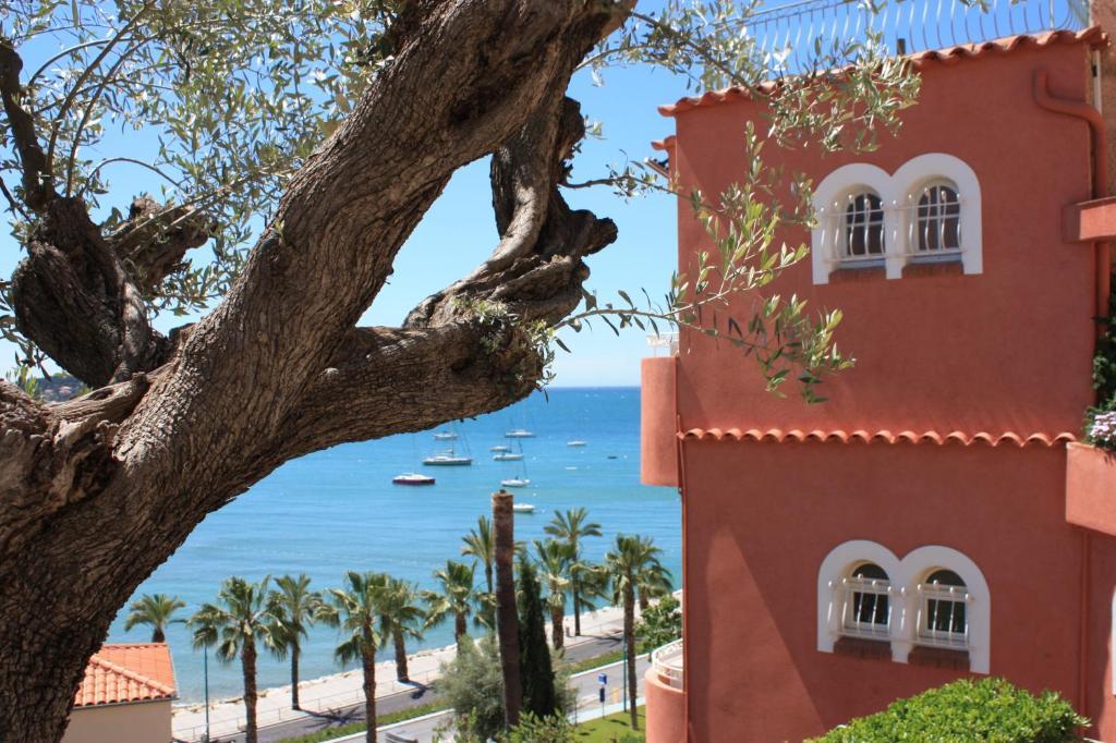 Les Galets Hotel Et B&B Bandol Bagian luar foto